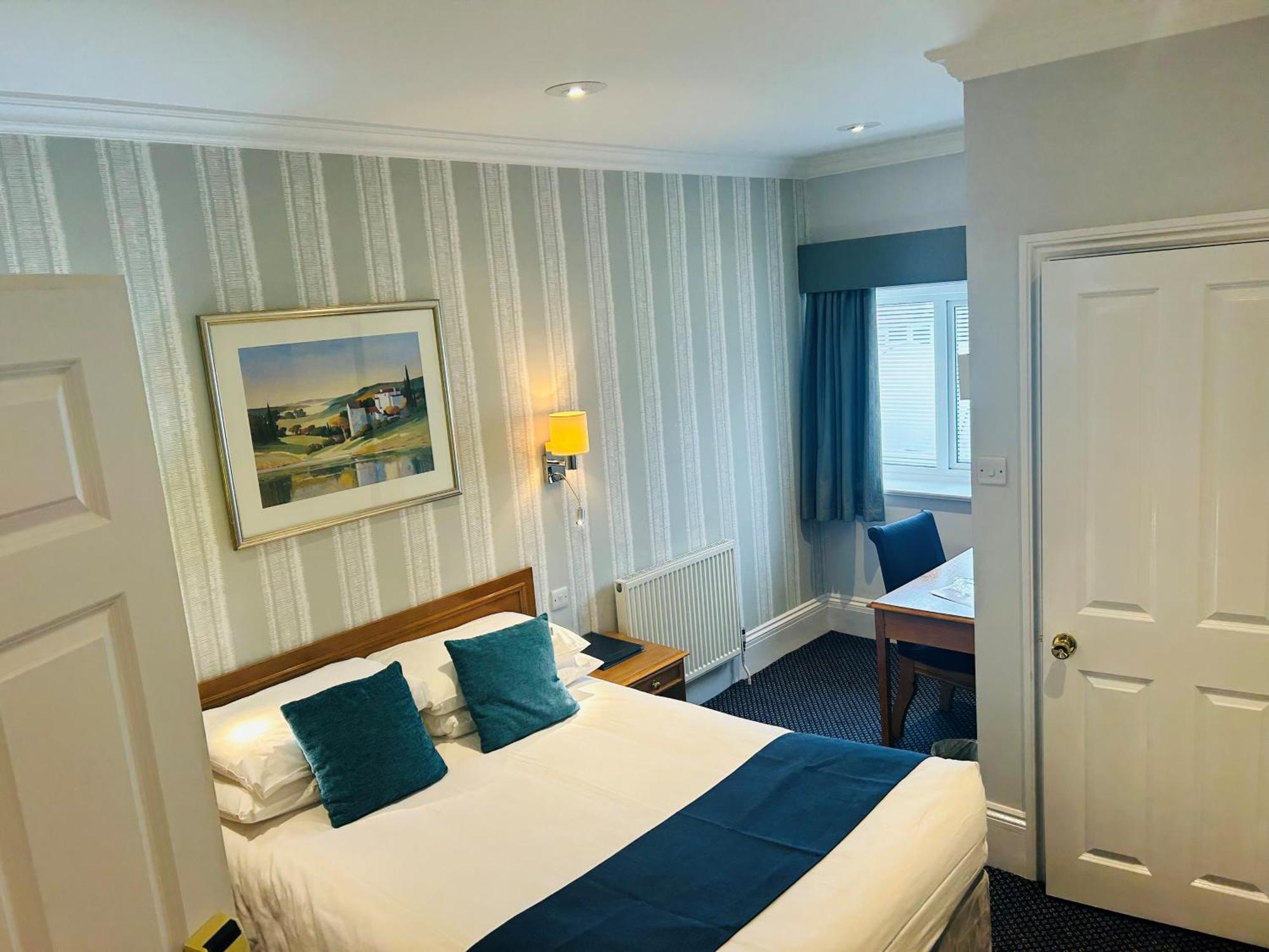 The Birch Hotel Haywards Heath Buitenkant foto